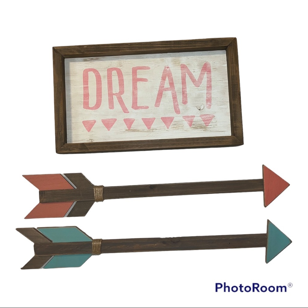 Hobby Lobby Rustic Wood Dream Sign and Arrow Set